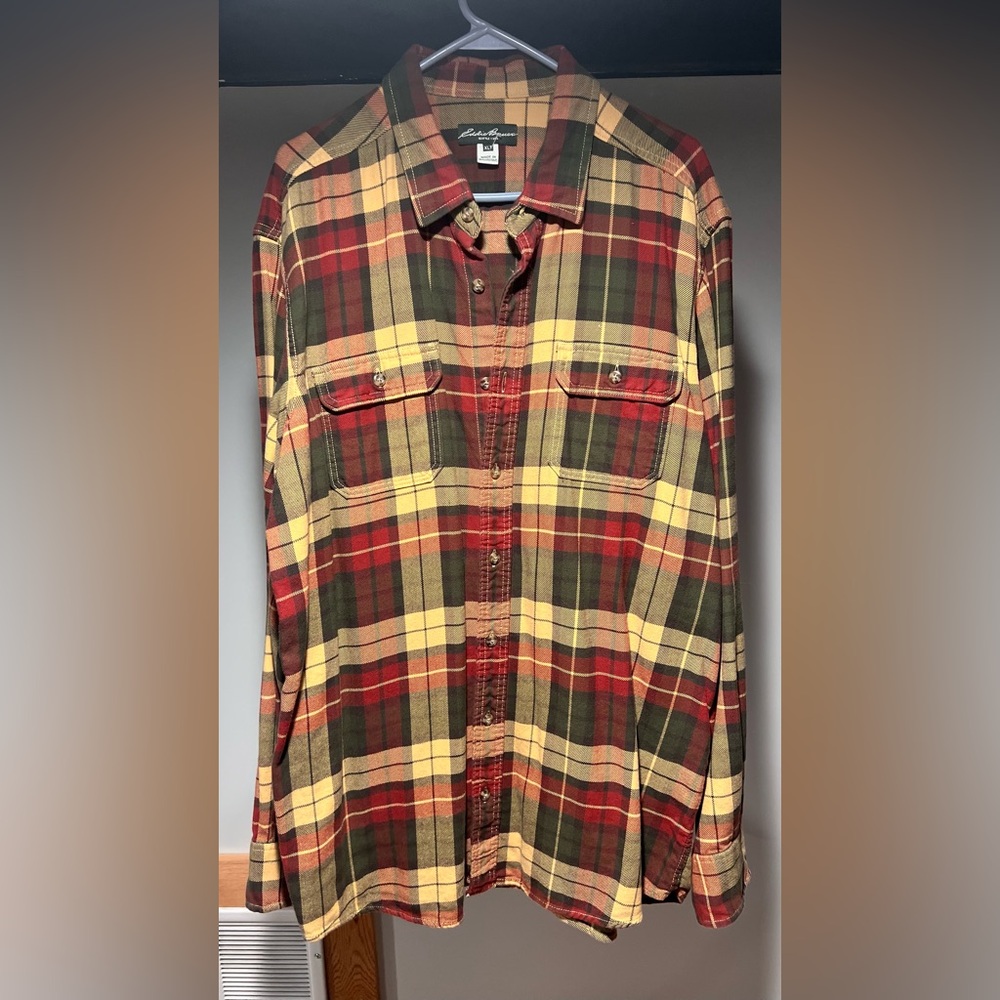 Men’s flannel button down.